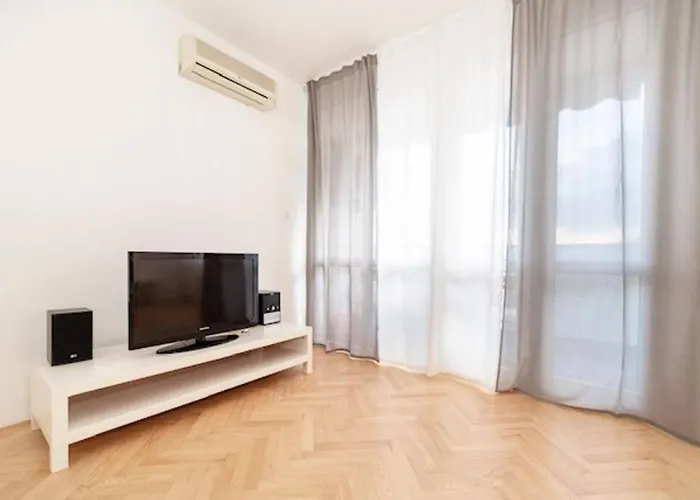 Sea City View W/ 2Bd 1Bt Free Street Parking