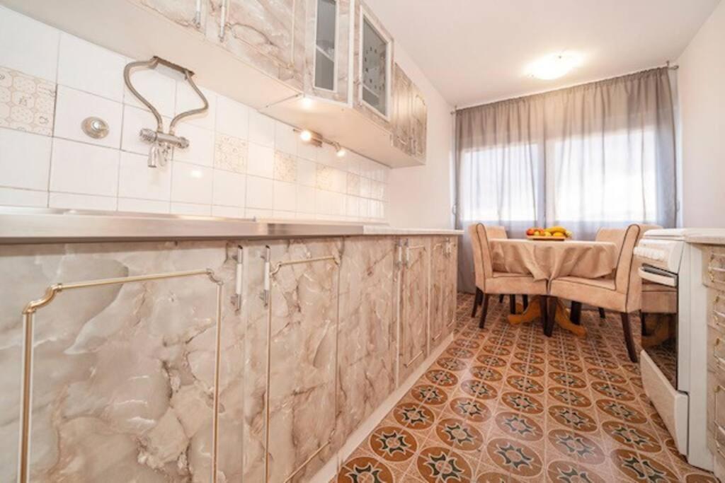 Sea City View W/ 2bd 1bt Free Street Parking Rijeka